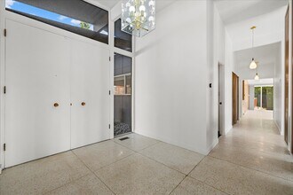9 Maple Ln in Mercer Island, WA - Building Photo - Building Photo