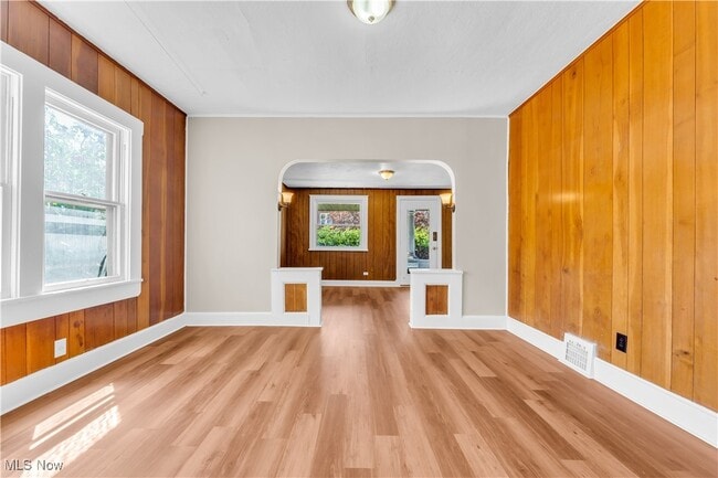 property at 8517 Rosewood Ave