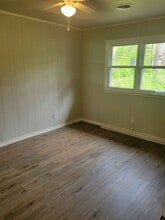 136 E Cleburn St in Fayetteville, AR - Foto de edificio - Building Photo