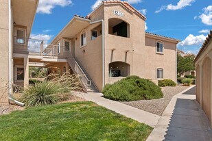 6800 Vista Del Norte Dr NE in Albuquerque, NM - Building Photo
