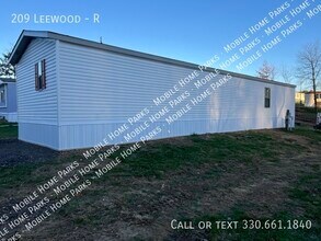 209 Leewood Dr in New Kensington, PA - Building Photo - Building Photo