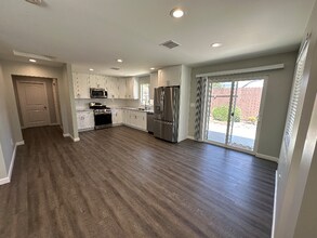 1647 N Lake Ave-Unit -B in Ontario, CA - Building Photo - Building Photo