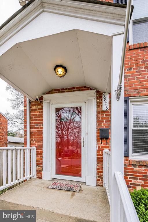 property at 5809 Mt Vernon Dr