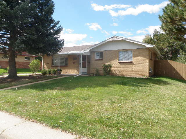4585 S Galapago St in Englewood, CO - Building Photo