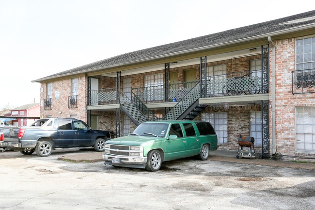 Parkford Apartments in Houston, TX - Building Photo - Building Photo