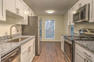 3200 Post Woods Dr NW in Atlanta, GA - Building Photo