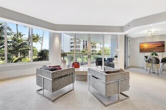 21200 Point Pl in Aventura, FL - Building Photo - Building Photo