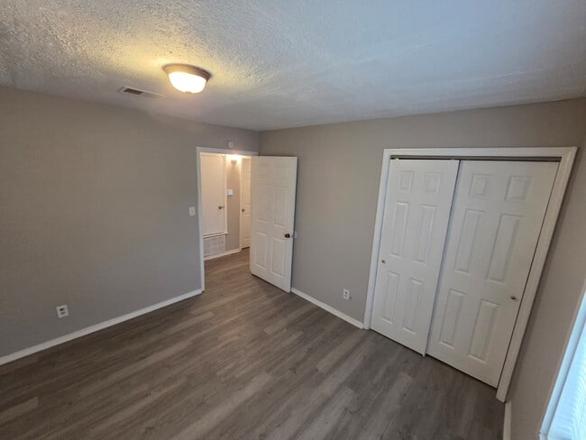 1352 Dianne Dr in Jackson, MS - Building Photo - Building Photo