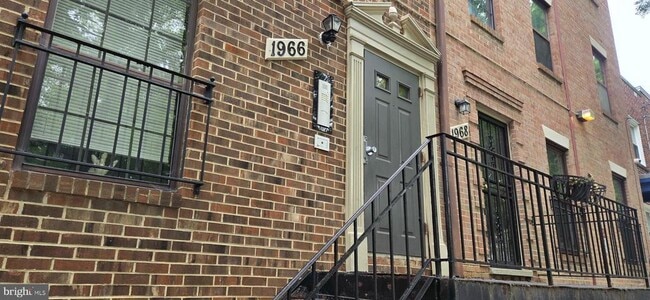 property at 1966 Naylor Rd SE