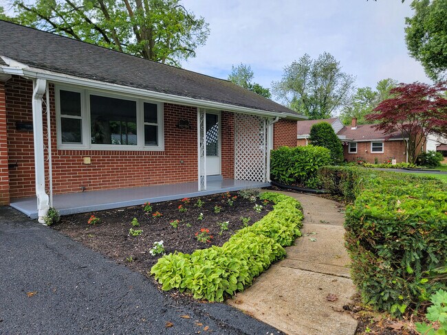 630 Hampden Rd in Elizabethtown, PA - Building Photo - Building Photo