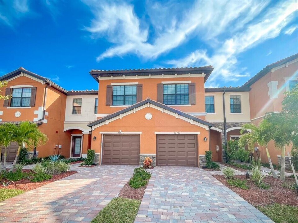 20434 Lagente Cir in Venice, FL - Building Photo
