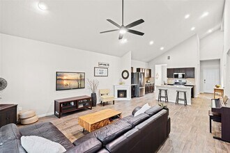 204 Armano Byu Wy in Hutto, TX - Building Photo - Building Photo