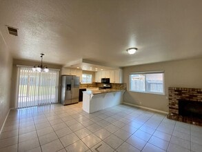 849 Ebbetts Ave in Manteca, CA - Building Photo - Building Photo
