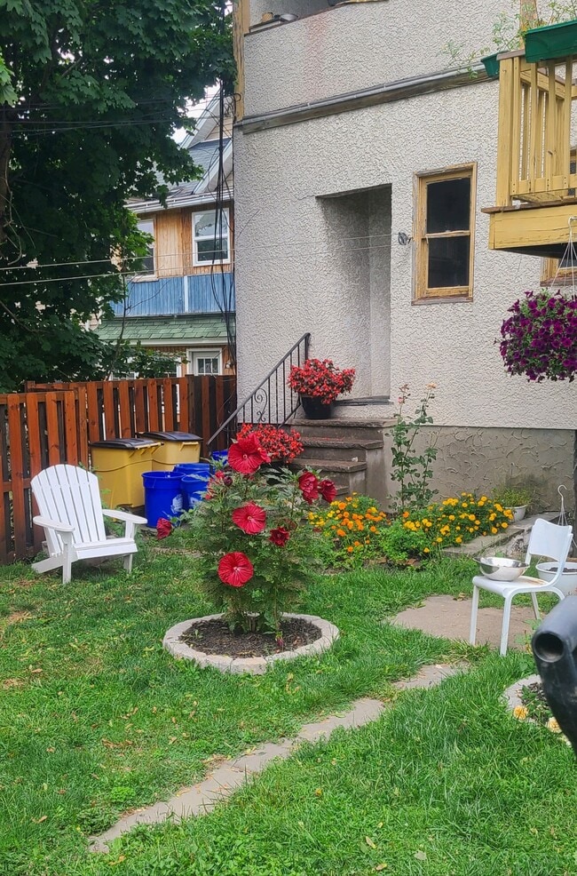 536 Harrison Ave, Unit Second Floor