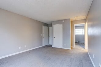 2608 SE 160th Ave in Portland, OR - Building Photo - Building Photo