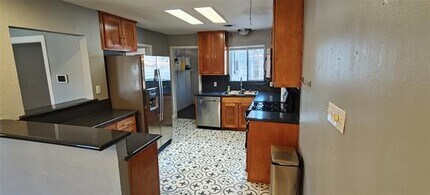 2532 Ryan Ave in Fort Worth, TX - Building Photo - Building Photo