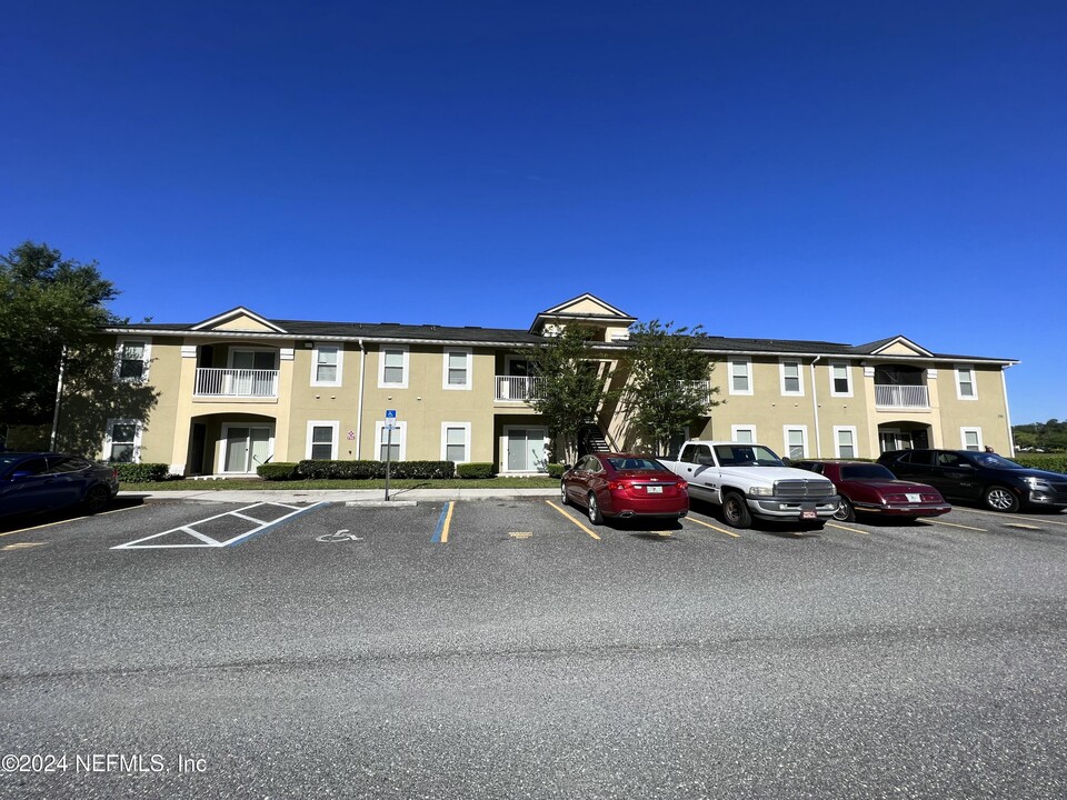 3711 Kirkpatrick Cir in Jacksonville, FL - Foto de edificio