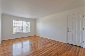 Pinehurst Apartments in Midland, TX - Foto de edificio - Interior Photo