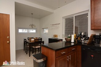 1406 W Cornelia Ave, Unit G07C in Chicago, IL - Foto de edificio - Building Photo