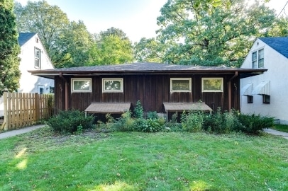 property at 842 25th Ave SE