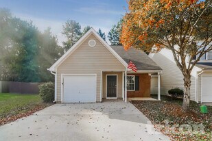 225 Lossie Ln in Mcdonough, GA - Building Photo