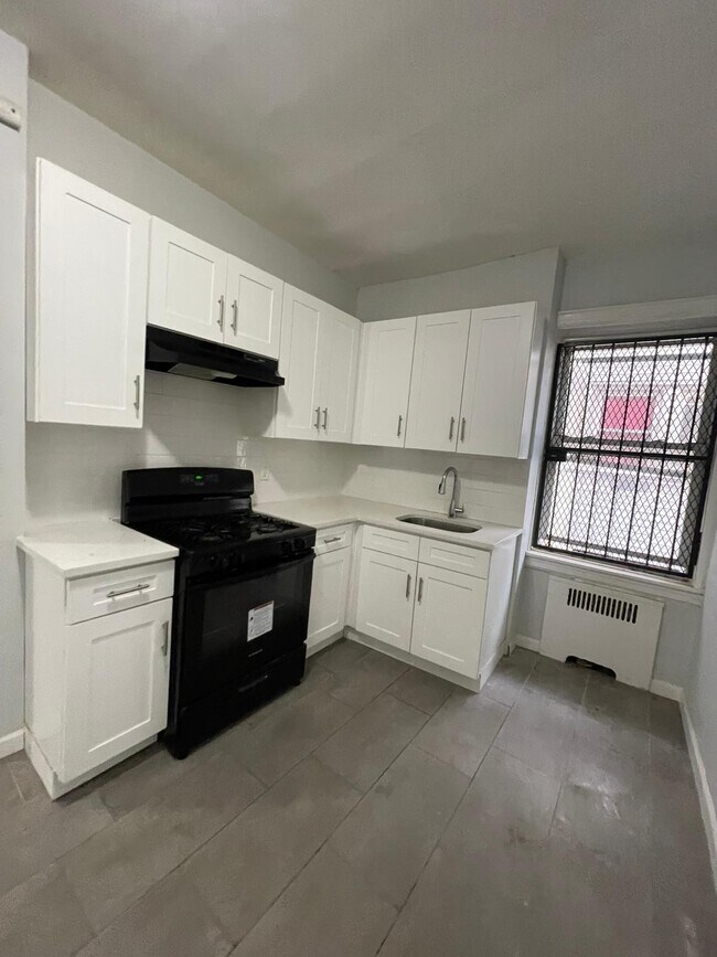 56 Summit Ave, Unit B3 in Newark, NJ - Building Photo - Building Photo