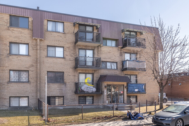 590 De La Concorde Boul O in Laval, QC - Building Photo - Building Photo