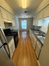 7000 Oak Meadow Cir in Austin, TX - Building Photo - Building Photo