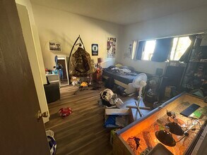 1016 Drake Dr in Davis, CA - Foto de edificio - Building Photo