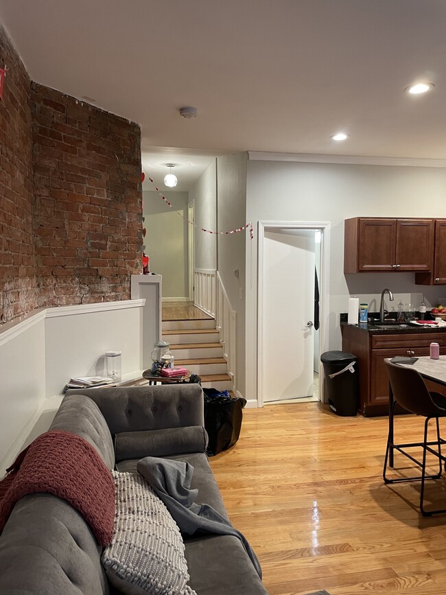 153 Salem St, Unit 2 in Boston, MA - Building Photo - Building Photo
