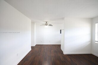 7200 W 11th Ct in Hialeah, FL - Building Photo - Building Photo