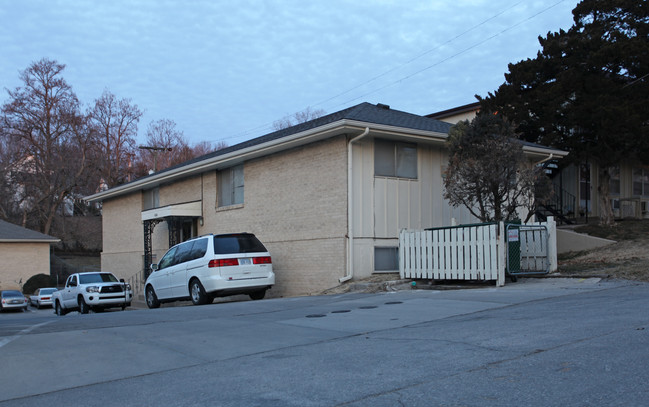 Parkview Plaza Apartments in Kansas City, KS - Foto de edificio - Building Photo