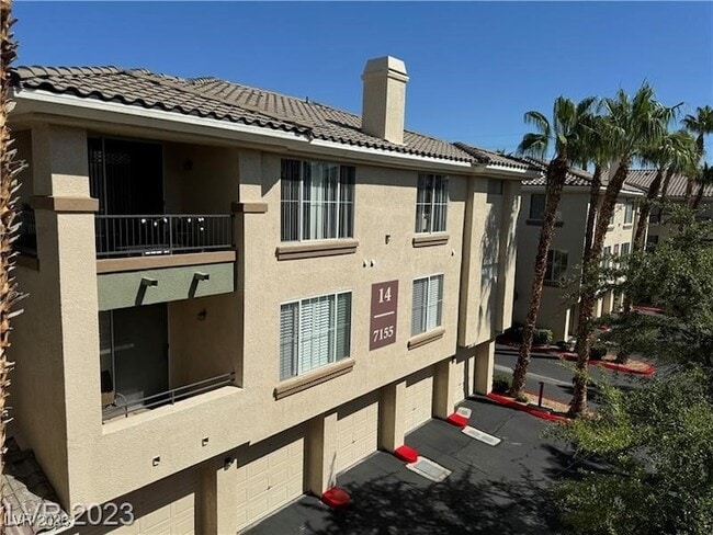 7155 S Durango Dr, Unit 304 in Las Vegas, NV - Foto de edificio - Building Photo