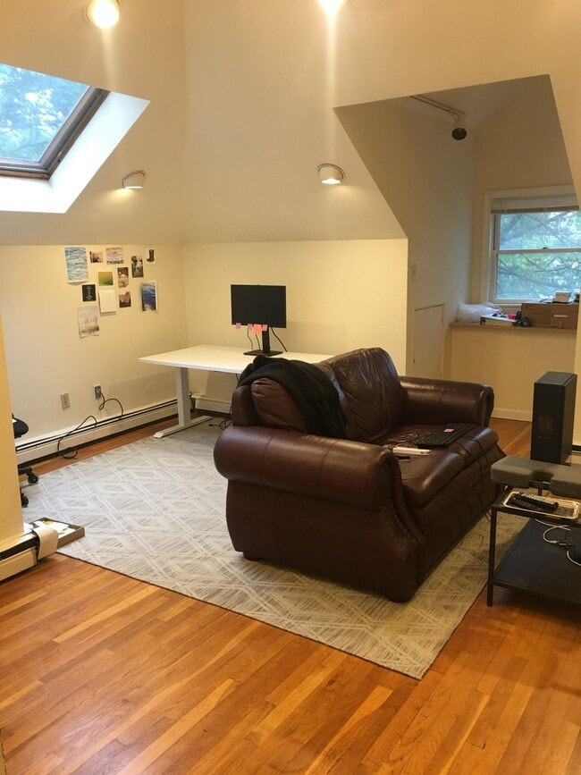 747 Washington St in Brookline, MA - Foto de edificio - Building Photo