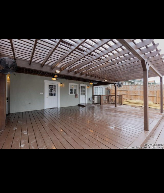 1039 Aganier Ave in San Antonio, TX - Building Photo - Building Photo