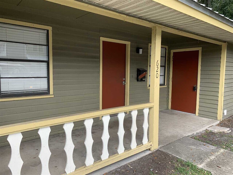 217 S 7th St in Palatka, FL - Building Photo