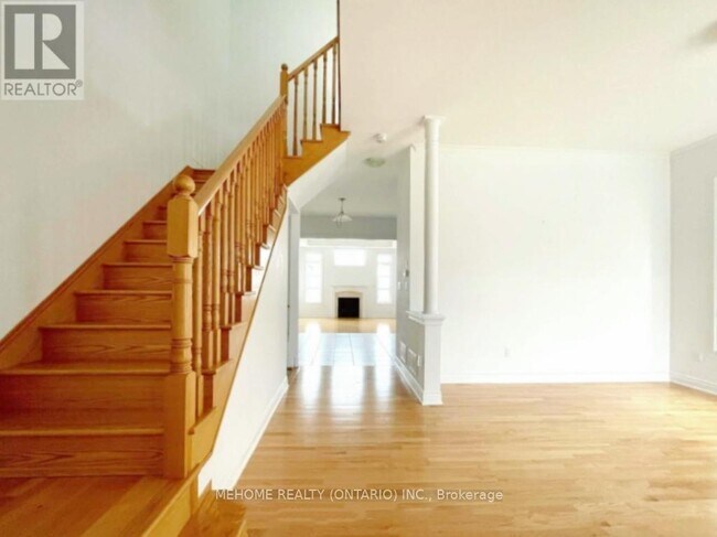 185 Paradelle Dr in Richmond Hill, ON - Building Photo - Building Photo