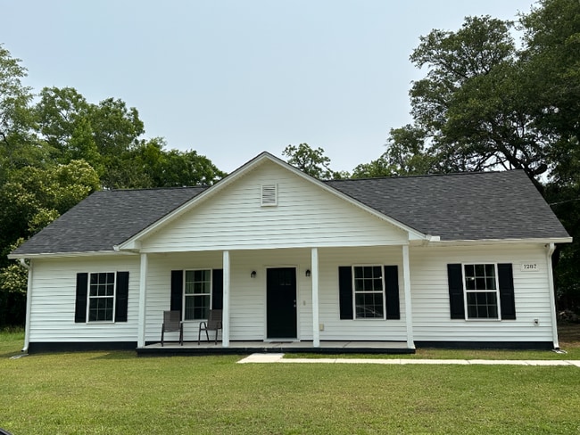 1287 Carolina Ave in Holly Hill, SC - Building Photo - Building Photo