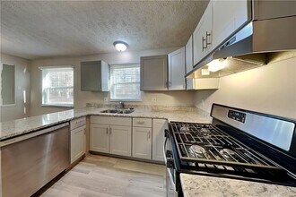 455 Sheringham Ct in Roswell, GA - Building Photo - Building Photo