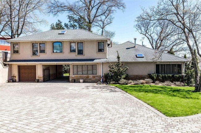 property at 39-33-39223 223rd St