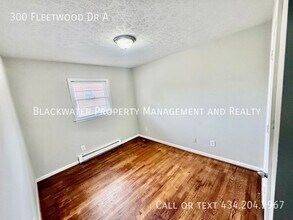 300 Fleetwood Dr in Lynchburg, VA - Building Photo - Building Photo