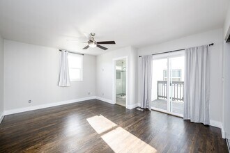 3137-3139 Nimitz Blvd in San Diego, CA - Building Photo - Building Photo