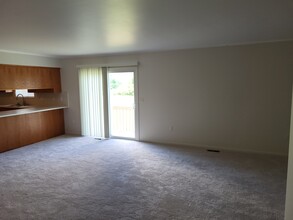 11751 21 Mile Rd in Utica, MI - Building Photo - Building Photo
