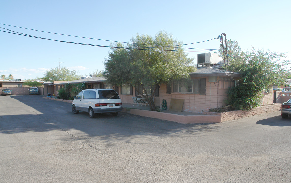 4520 E Fairmount in Tucson, AZ - Building Photo