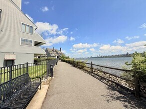 17A Riverview Cir in North Bergen, NJ - Building Photo - Building Photo