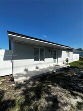 18121 NW 32nd Ave in Miami Gardens, FL - Building Photo - Building Photo