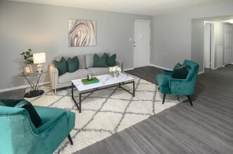 Iron Hill Apartments in Newark, DE - Building Photo - Interior Photo