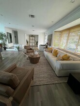 1871 NE 186th St in North Miami Beach, FL - Building Photo - Building Photo