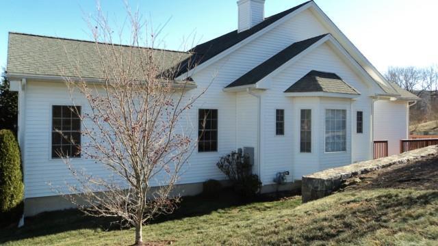 5 Pondview Cir in Beacon Falls, CT - Building Photo - Building Photo