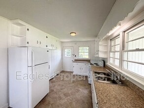 502 N Sycamore St in Fremont, NC - Building Photo - Building Photo